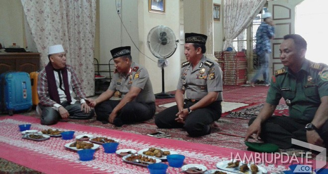 Kapolda & Wakapolda Jambi Silaturahmi dengan Tokoh Agama.