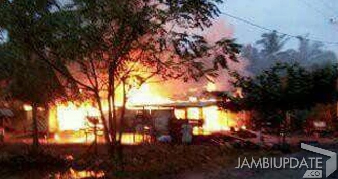 1 Unit Rumah Warga di Tanjabtim yang Hangus Terbakar.