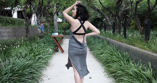 Punggung Mulus Dipamer, Gisel Dicibir Penggemar. Foto Instagram