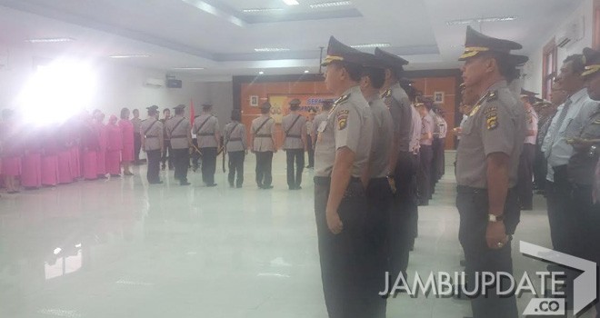 Serah terima jabatan (Sertijab) oleh Kapolda Jambi, Brigjen Pol Yazid Fanani.