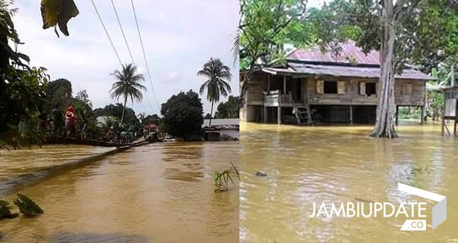 Terlihat banjir merendam rumah warga di Tabir.
