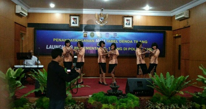 Diva Bharasakti Polda Jambi Bawain Lagu Jambi.