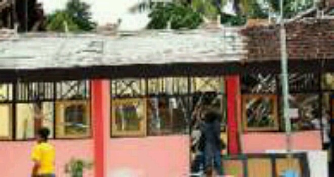 SMPN 1 Bungatan yang tiba-tiba ambruk. Foto: JPG/JawaPos