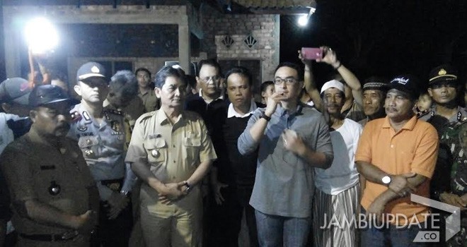 Gubernur jambi Zumi Zola Temui Warga Mudung Darat.