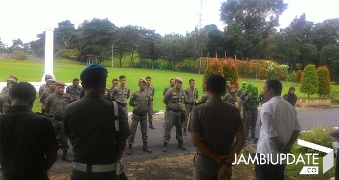 Bupati mencak-mencak dihadapan anggota Satpol PP