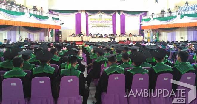 Wisuda IAIN STS Jambi.