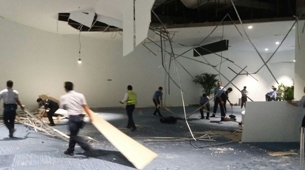 Atap Terminal 3 Bandara Soetta roboh. Foto beredar di grup Kemenhub