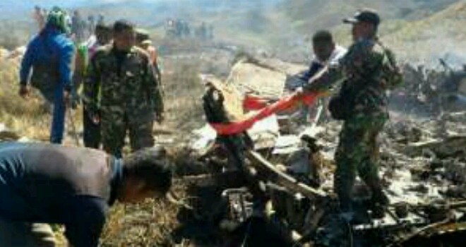 Puing hercules TNI AU ditemukan Minggu (18/12). Foto: istimewa-JawaPos.com/JPG