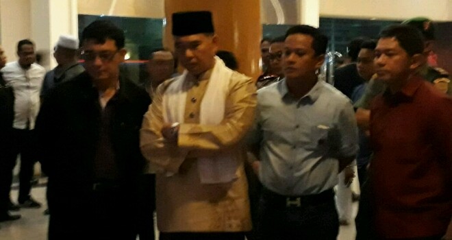 Walikota Jambi, Sy Fasha tinjau lansung pohon natal yang bertuliskan Lafaz Allah di Novita Hotel Jambi.