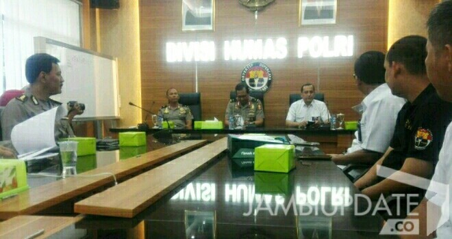 Humas bersama wartawan jambi Study Banding ke Divisi Humas Polri.