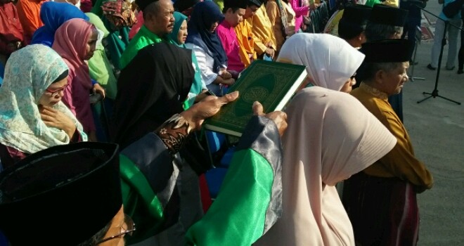 Suasana saat pelantikan ribuan pejabat Pemkot Jambi di Terminal Pall 10.