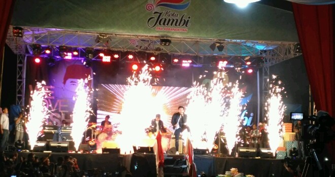 Republik Band pukau ribuan masyarakat Kota Jambi.