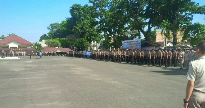 Upacara korp raport kenaikan pangkat.