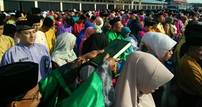 Suasana saat pelantikan ribuan pejabat Pemkot Jambi di Terminal Pall 10.