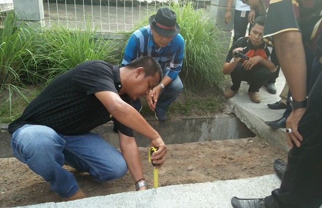 Walikota Fasha saat sidak beberapa proyek di Kota Jambi Sabtu (10/12) tahun lalu.  