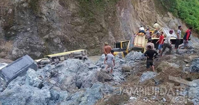 Longsor Galian C yang berlokasi di Sungai Cubadak, Desa Siulak Deras Mudik.