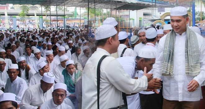  Wali Kota Jambi H. Syarif Fasha saat menghadiri event tahunan masyarakat muslim di wilayah Kuala Tungkal.
