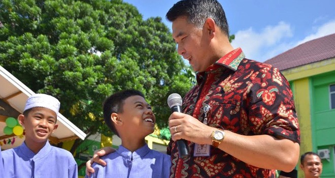 Wali Kota Jambi H. Syarif Fasha, saat memberi kelas inspirasi pada peringatan ulang tahun SMPN 7 Kota Jambi 