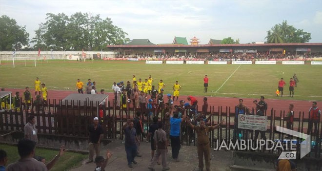 Pertandingan antara Kota Jambi vs Merangin kembali ricuh.