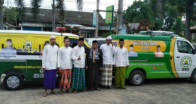 Dewan Masjid Indonesia (DMI) Kota Jambi dibawah pimpinan Wali Kota Jambi H. Syarif Fasha.
