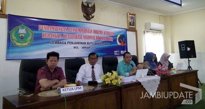 LPM IAIN STS Jambi melaksanakan diskusi lanjutan berkaitan Distingsi keilmuan KKNI IAIN STS Jambi dengan diskusi pendampingan penyempurnaan dokumen Kurikulum Kerangka Nasional Indonesia (KKNI).