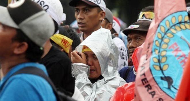 Massa honorer K2 saat aksi unjuk rasa menuntut diangkat menjadi CPNS. Ilustrasi Foto: dok.JPNN.com