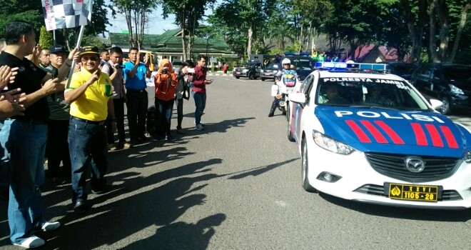 Wako Fasha saat  melepas arak-arakan