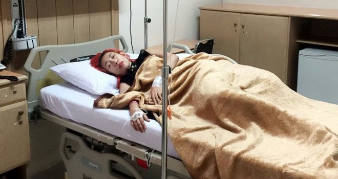Dewi Sanca saat dirawat di rumah sakit usai percobaan bunuh diri (Istimewa)