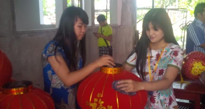 Sambut perayaan Imlek.