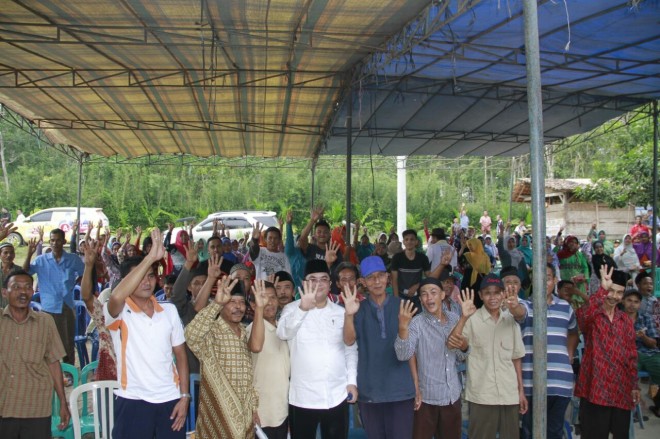 Penguatan tim pemenangan pasangan Idola di Desa Bertam, Kecamatan Jaluko, Muaro Jambi.