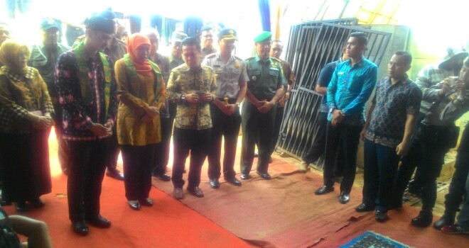 Kunjungan Menteri Sosial RI Khofifah Indar Parawansah bersama Dirjen rehabilitasi sosial dan Staff khusus Mensos ke Batanghari.