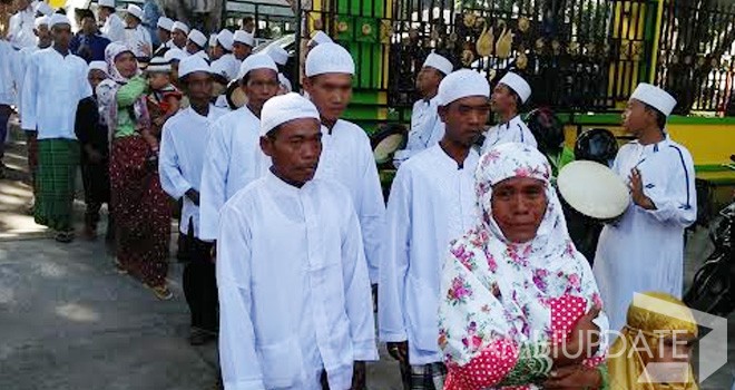 Ratusan suku Anak Dalam (SAD) dari Provinsi Jambi berdatangan ke Balai Adat Tanah Pilih Pusako Betuah Kota Jambi.