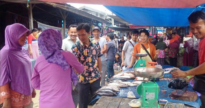 Abun yani blusukan ke pasar guna menyerap aspirasi pedagang.