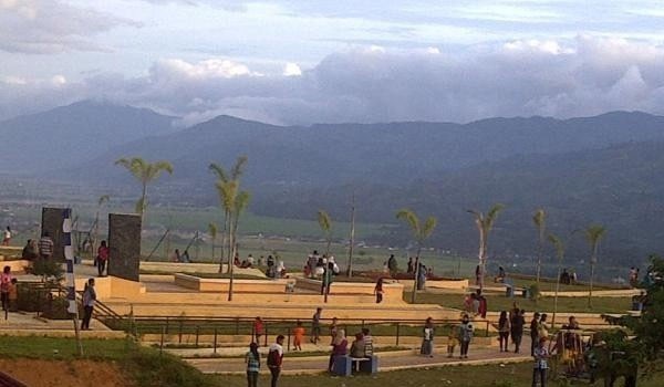 Ruangan terbuka hijau yang terdapat di komplek perkantoran pemkab kerinci bukit tengah.