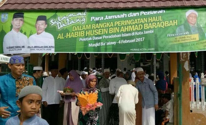 Ribuan peziarah hadiri Haul Habib Husein bin Ahmad Baraqbah.