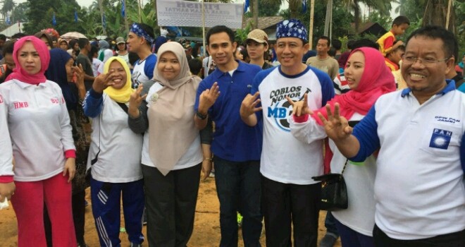 Dipo Ilham Djalil menghadiri jalan santai PAN Muaro Jambi.