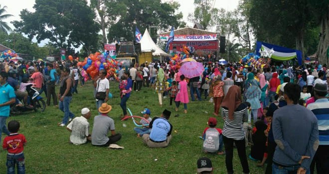 Kampanye akbar Hamdi-Harmain di Lapangan Merdeka, Tebo.
