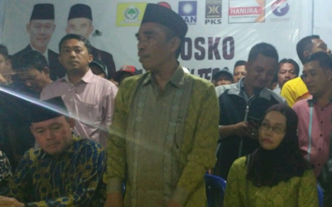 Jumpa pers pasangan Sukandar-Syahlan paska selesainya real count tadi malam (15/2)