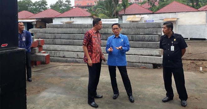 Anggota DPR RI, H Bakri saat menghadiri acara peletakan batu pertama pembangunan rumah susun Kota Jambi.