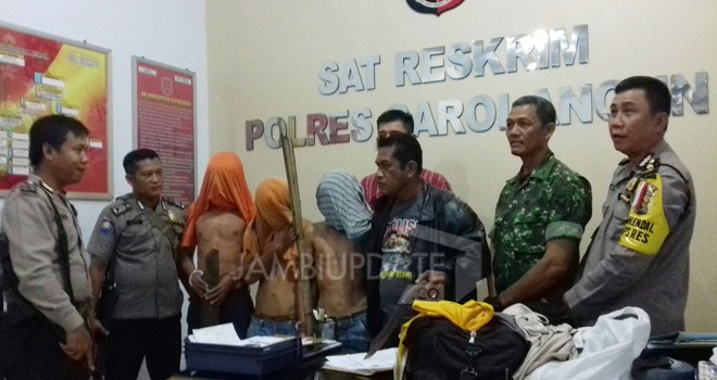 3 dari 4 pelaku yang diamankan di polres sarolangun.