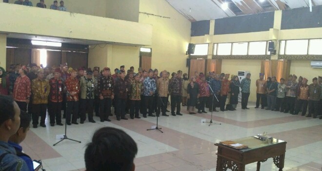 Suasana pelantikan pejabat elselon II, III, dan IV di Aula Badan Diklat Provinsi Jambi.
