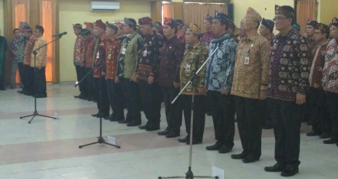 Pelantikan 9 pejabat eselon II oleh Eakil Gubernur Jambi, Fachrori Umar.