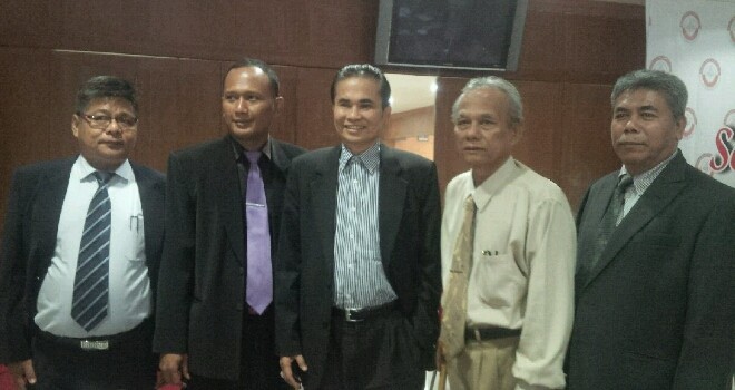 Ketua DPP KAI (tengah) foto bersama dengan sejumlah anggota KAI Jambi.