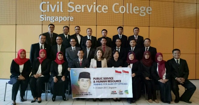 Puluhan ASN Kota Jambi saat melakukan pelatihan di Singapura.