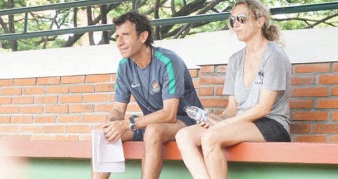 Luis Milla dan Istrinya. Foto: Amjad/JPNN