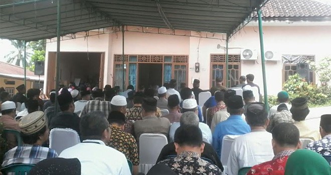Warga dan kerabat tampak berada di rumah duka yang berlokasi di Sipin, Kota Jambi.