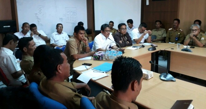 H Bakri saat Fasilitasi Puluhan Kades di Tanjabtim.