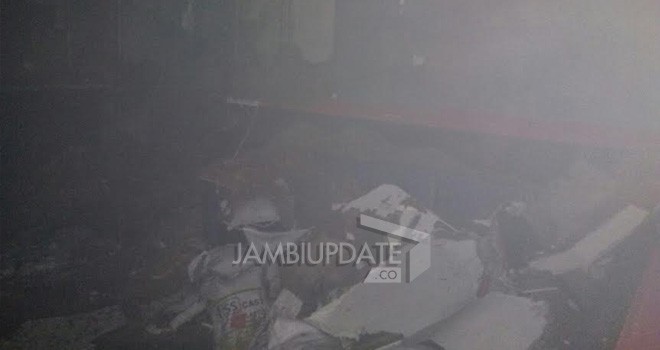 Tampak Room karaoke di Hotel King Sarolangun yang dipenuhi asap.