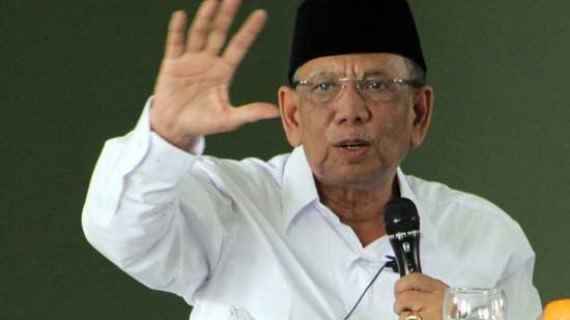 KH. Hasyim Muzadi.