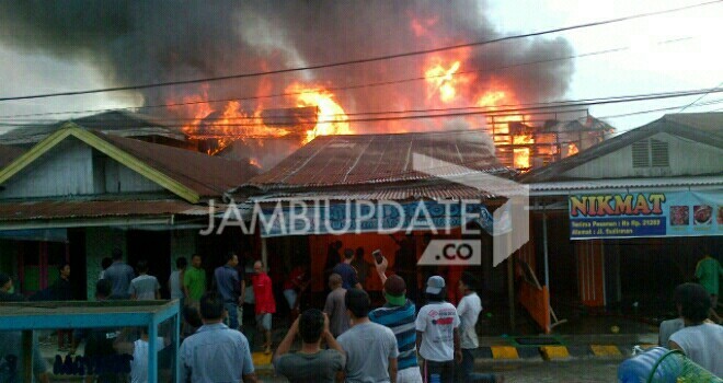 Kebakaran hebat yang terjadi di Tungkal. 
